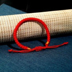 开运红绳 Lucky Red Rope