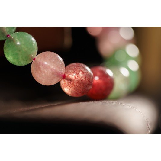绿红草莓晶手链 Green And Red Strawberry Quartz Bracelet 绿红草莓晶手链 Green And Red Strawberry Quartz Bracelet