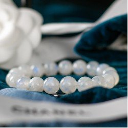 蓝月光手链 Blue Moonstone Bracelet 蓝月光手链 Blue Moonstone Bracelet