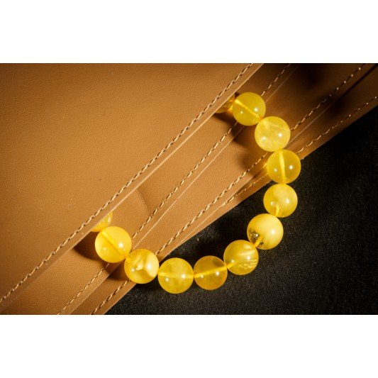 蜜蜡手链 Beeswax Amber Bracelet 蜜蜡手链 Beeswax Amber Bracelet