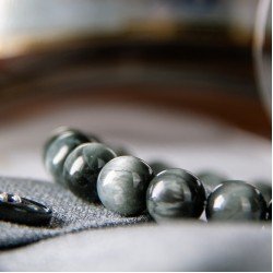 鹰眼石手链 Hawk's eye Bracelet 鹰眼石手链 Hawk's eye Bracelet