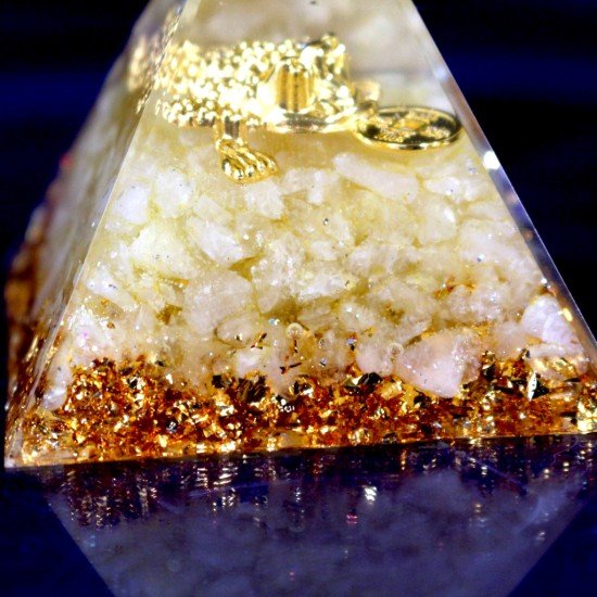 咬钱金蟾蜍奥根 Golden Money Toad Orgonite 咬钱金蟾蜍奥根 Golden Money Toad Orgonite